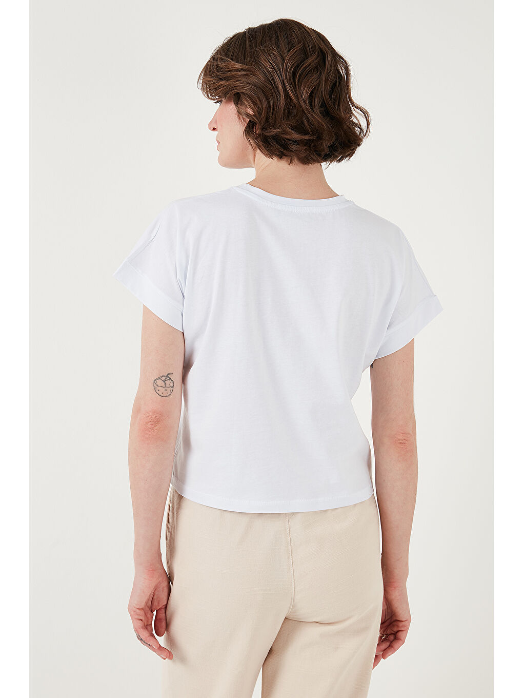 Beyaz Pamuklu Tek Cepli Regular Fit Bisiklet Yaka T Shirt 5865818-6