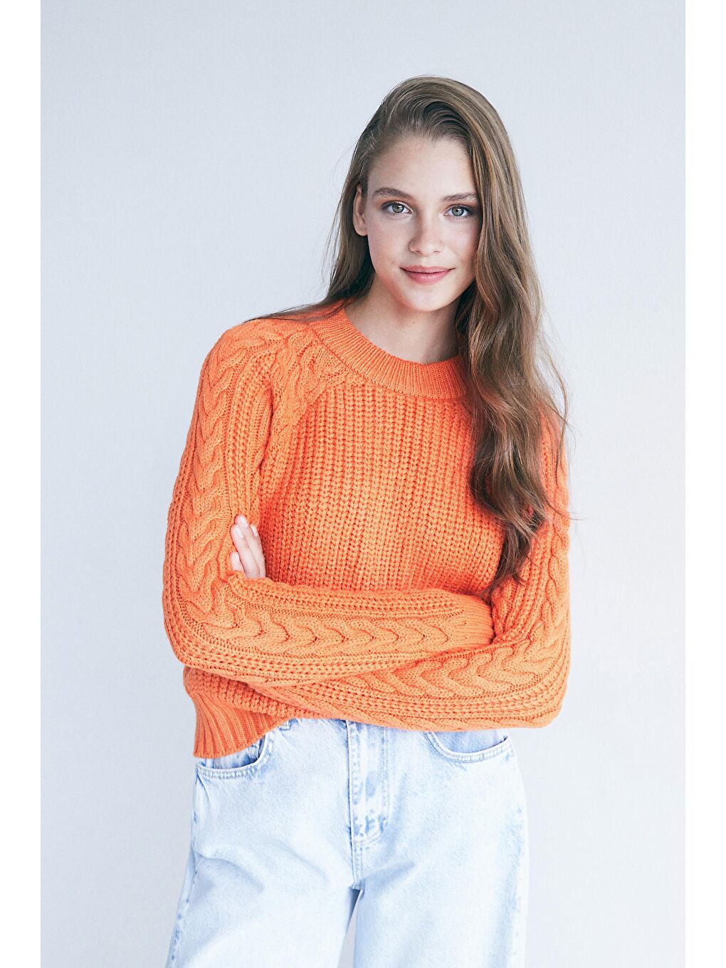 Turuncu Bisiklet Yaka Saç Örgülü Yumuşak Tuşeli Kazak