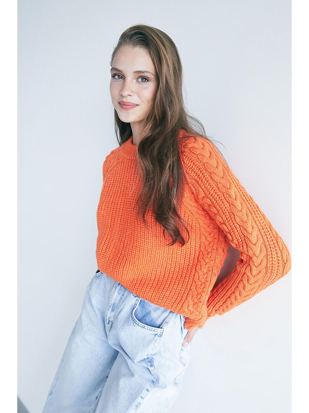 Turuncu Bisiklet Yaka Saç Örgülü Yumuşak Tuşeli Kazak-1