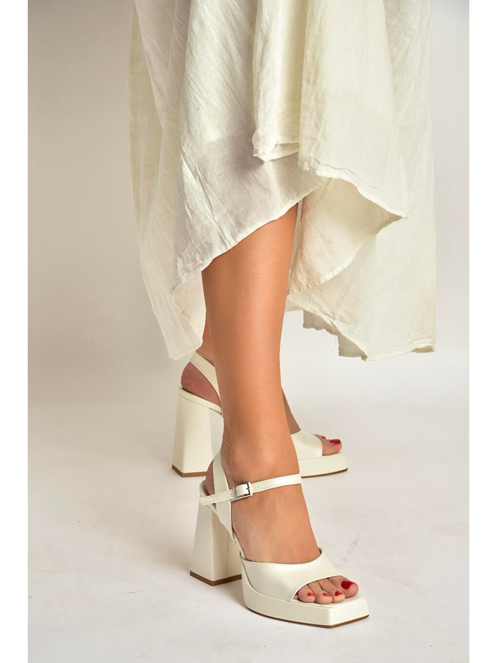 Bej Sedef Kadın Topuklu Ayakkabı Y246055009-3