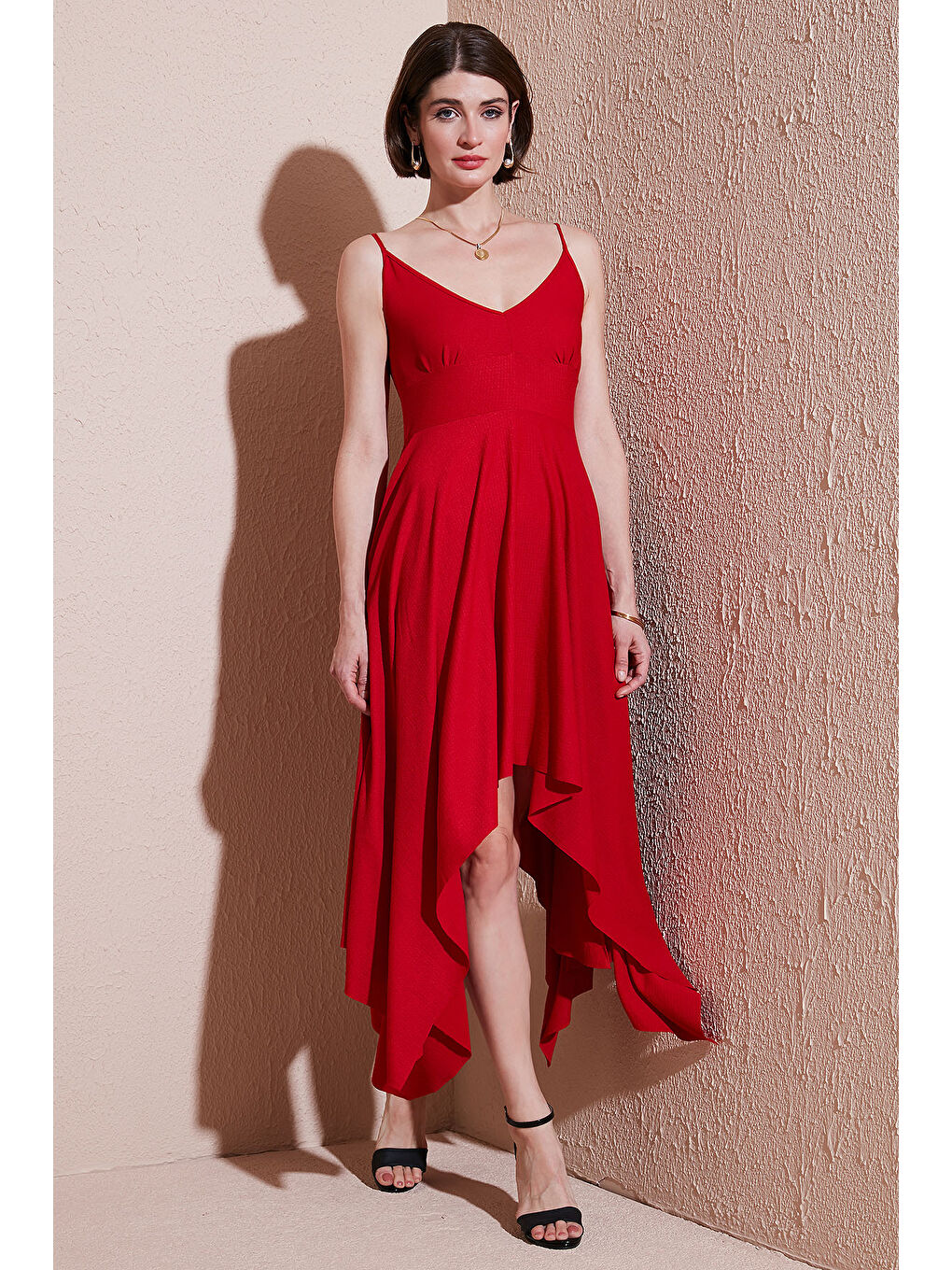 Kırmızı Asimetrik Kesim Regular Fit Midi Boy Askılı V Yaka Elbise 5866131-1
