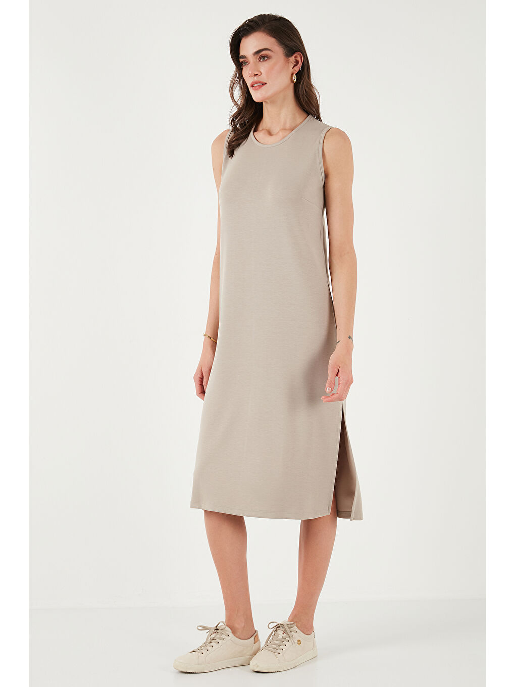 Bej Regular Fit Bisiklet Yaka Yırtmaç Detaylı Basic Midi Elbise 5866160-4