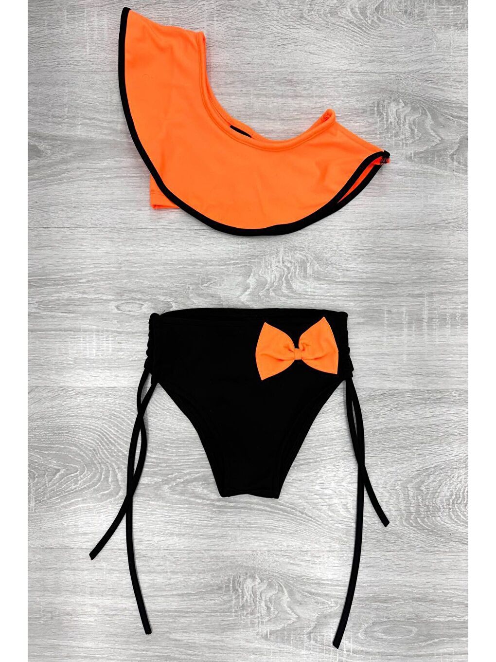 Turuncu Yarım Kol Fiyonklu Arkadan Bağlamalı Çocuk Bikini Takım