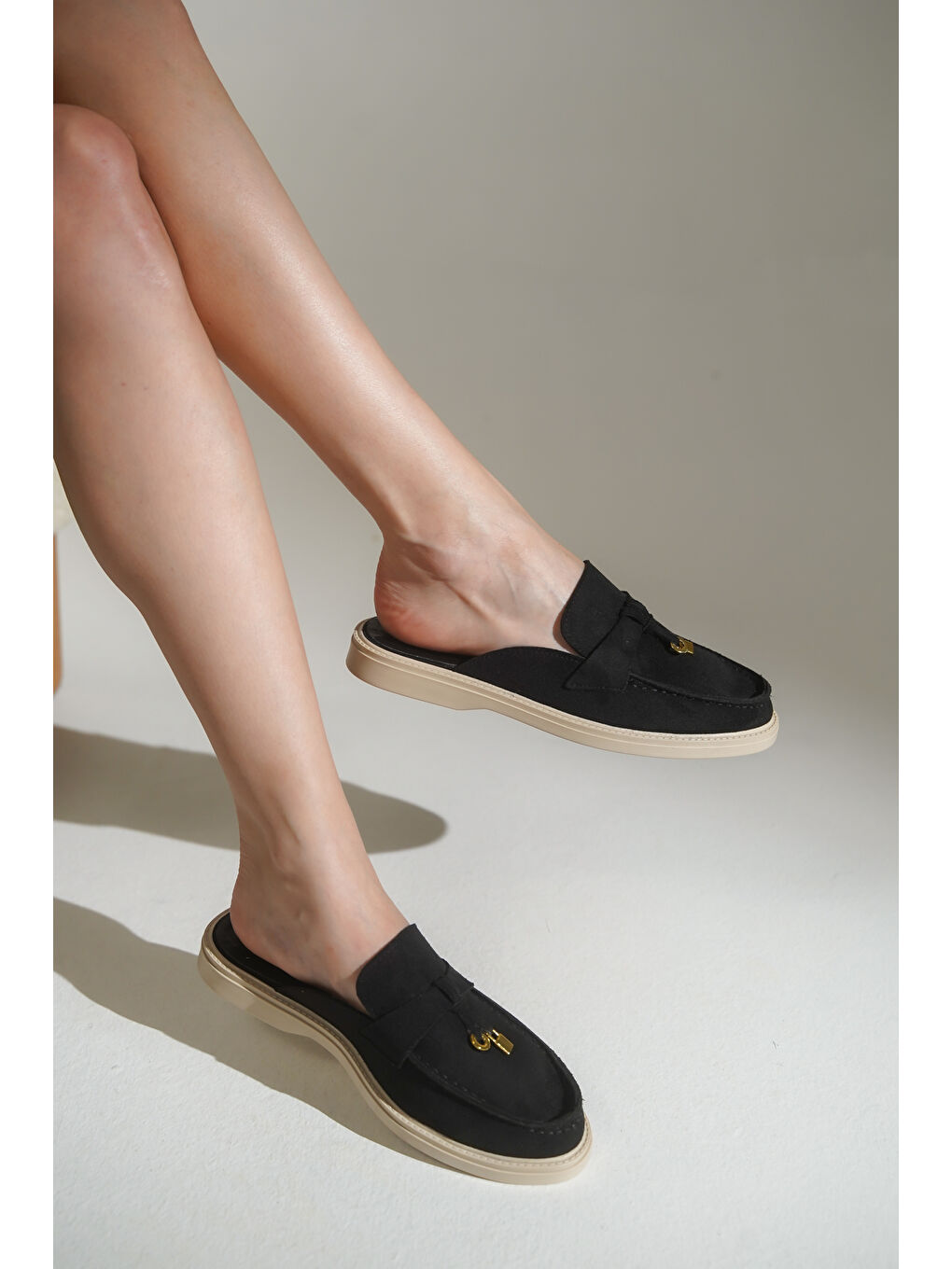 Siyah Karol Kadın Terlik LNP-2