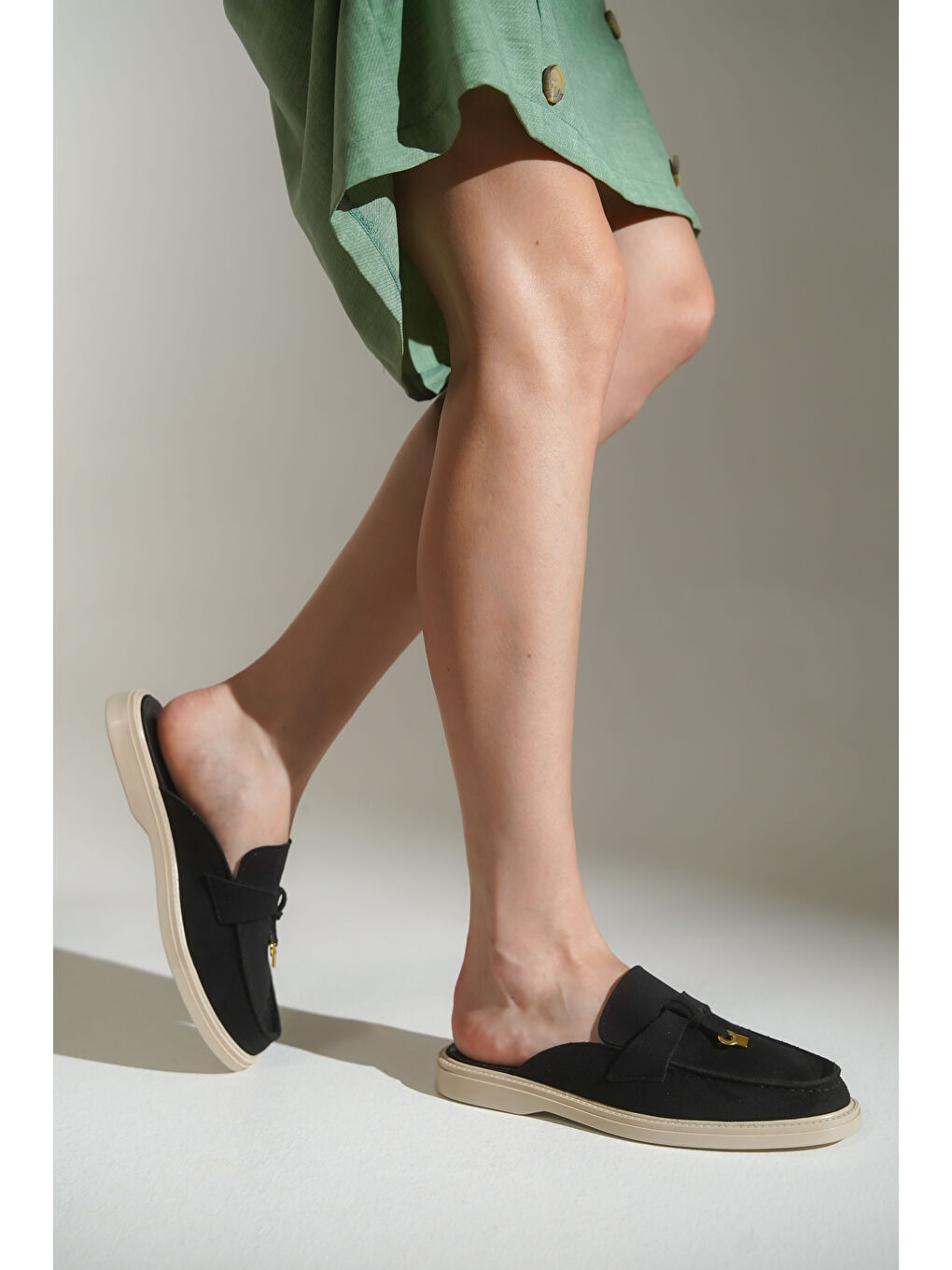 Siyah Karol Kadın Terlik LNP-7