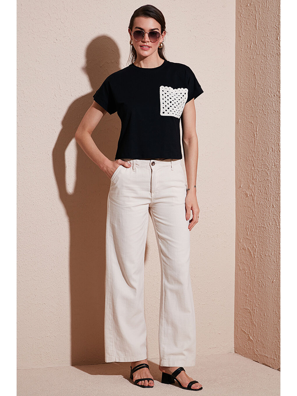 Bej Pamuklu Standart Fit Yüksek Bel Geniş Paça Pantolon 668Yp5193