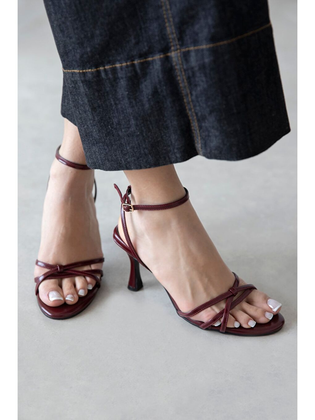 Zet Kadın Topuklu Kırışık Deri Sandalet Bordo