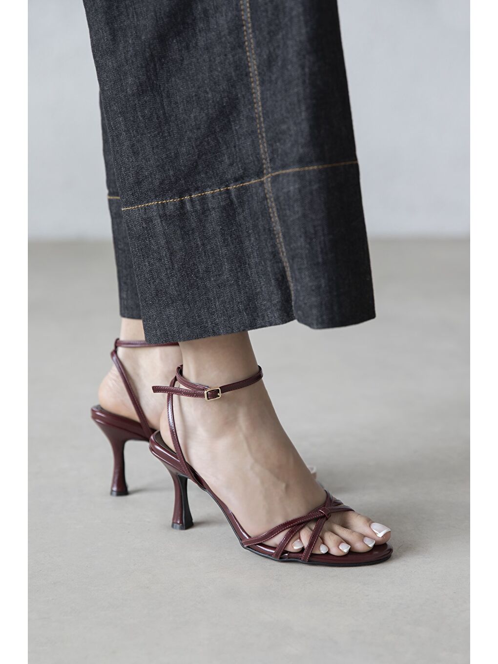 Zet Kadın Topuklu Kırışık Deri Sandalet Bordo-1