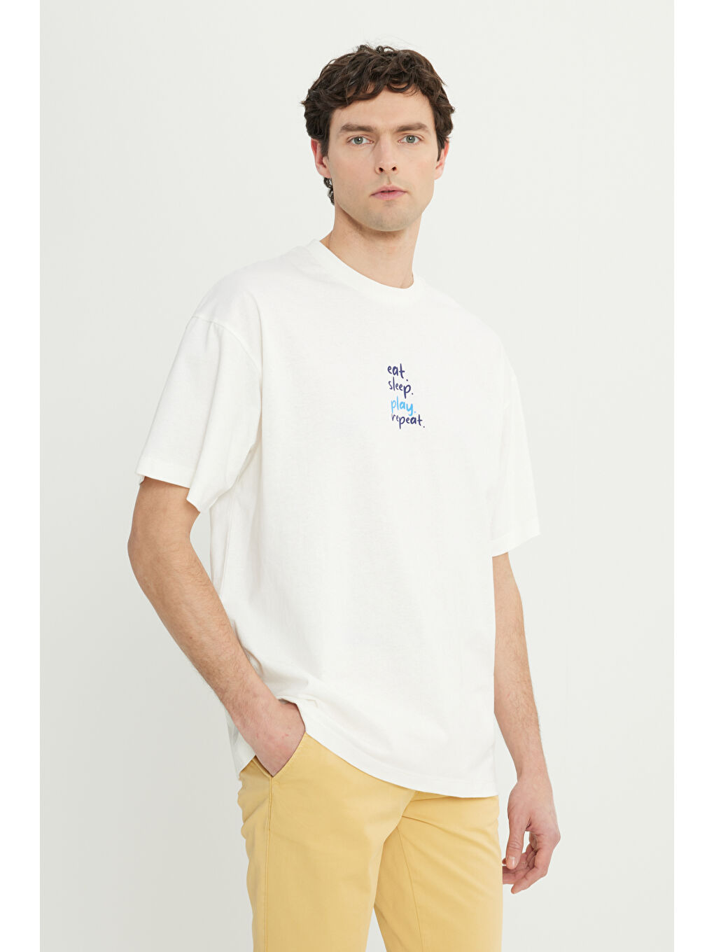 Erkek Ekru %100 Pamuk Oversize Fit Rahat Kesim Bisiklet Yaka Baskılı Tişört-2