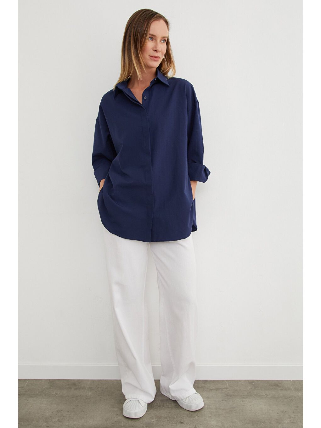 Lacivert Basic Yırtmaçlı Oversize Gömlek-3