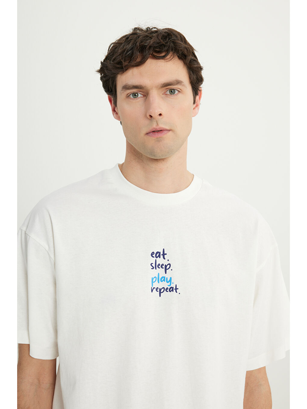 Erkek Ekru %100 Pamuk Oversize Fit Rahat Kesim Bisiklet Yaka Baskılı Tişört-3