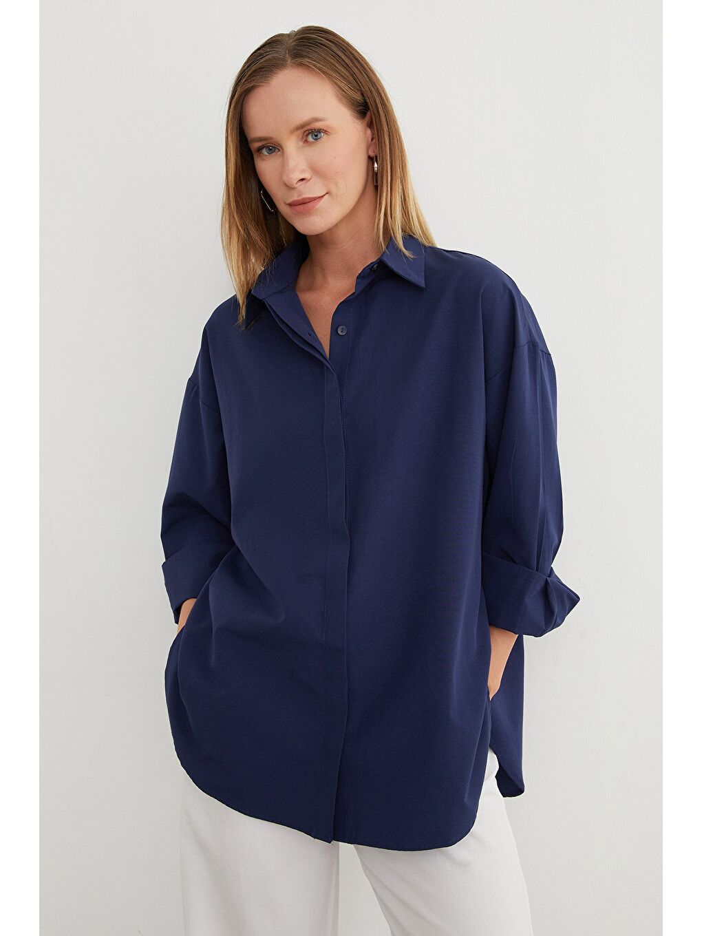 Lacivert Basic Yırtmaçlı Oversize Gömlek-4