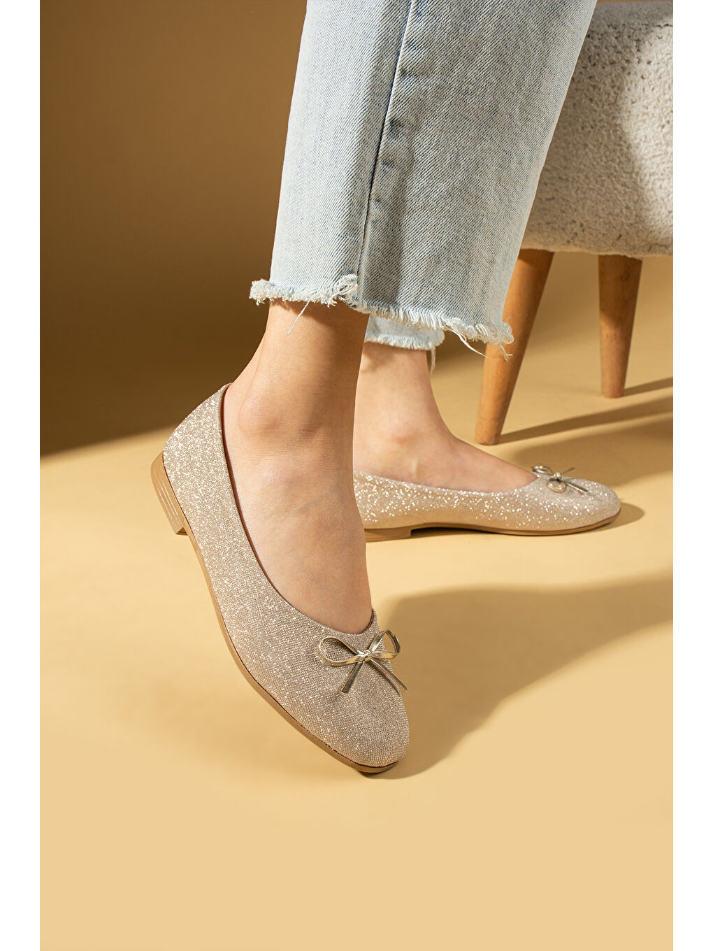 Sarı Simli Fiyonk Detaylı Rahat Taban Comfort Kadın Babet 57-47-25Sim-2