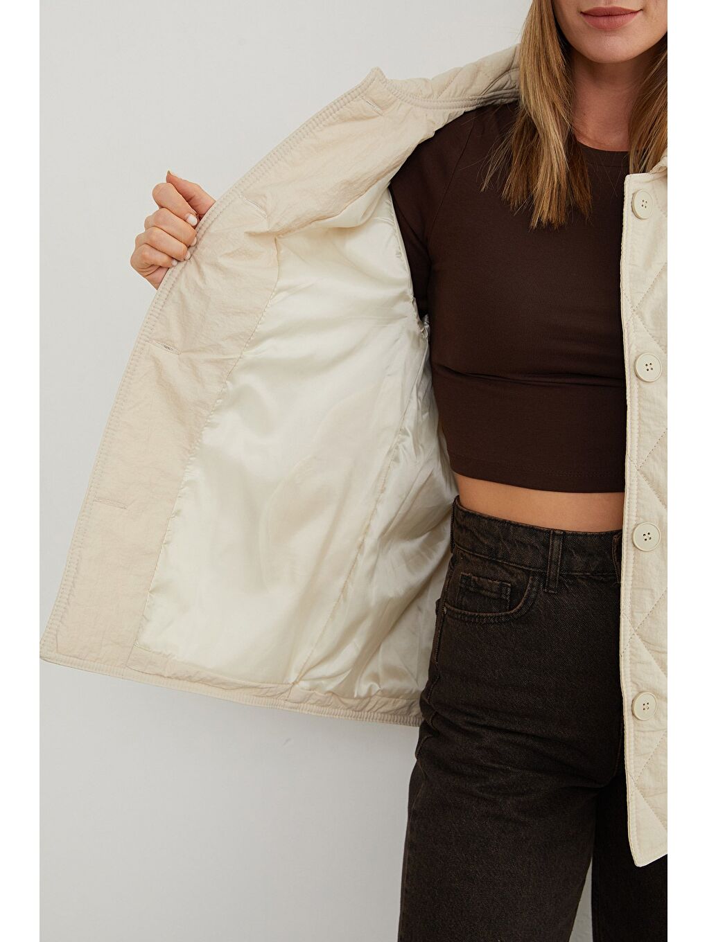 Bej Baklava Desen Kapitone Oversize Düğmeli Mont-3