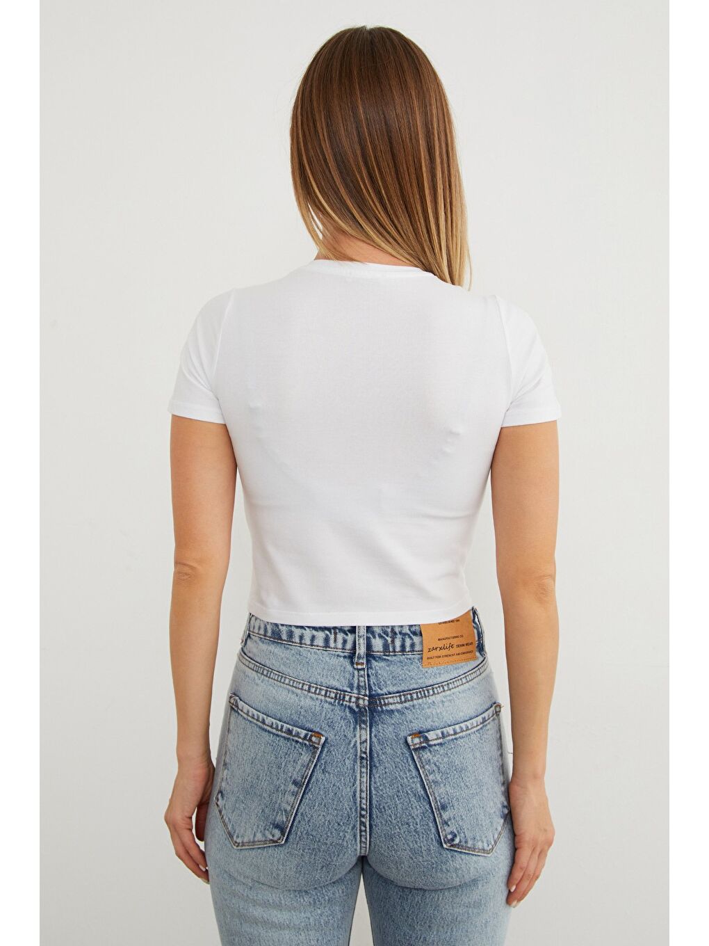 Ekru Kalp Nakışlı Bisiklet Yaka Crop Tişört-4