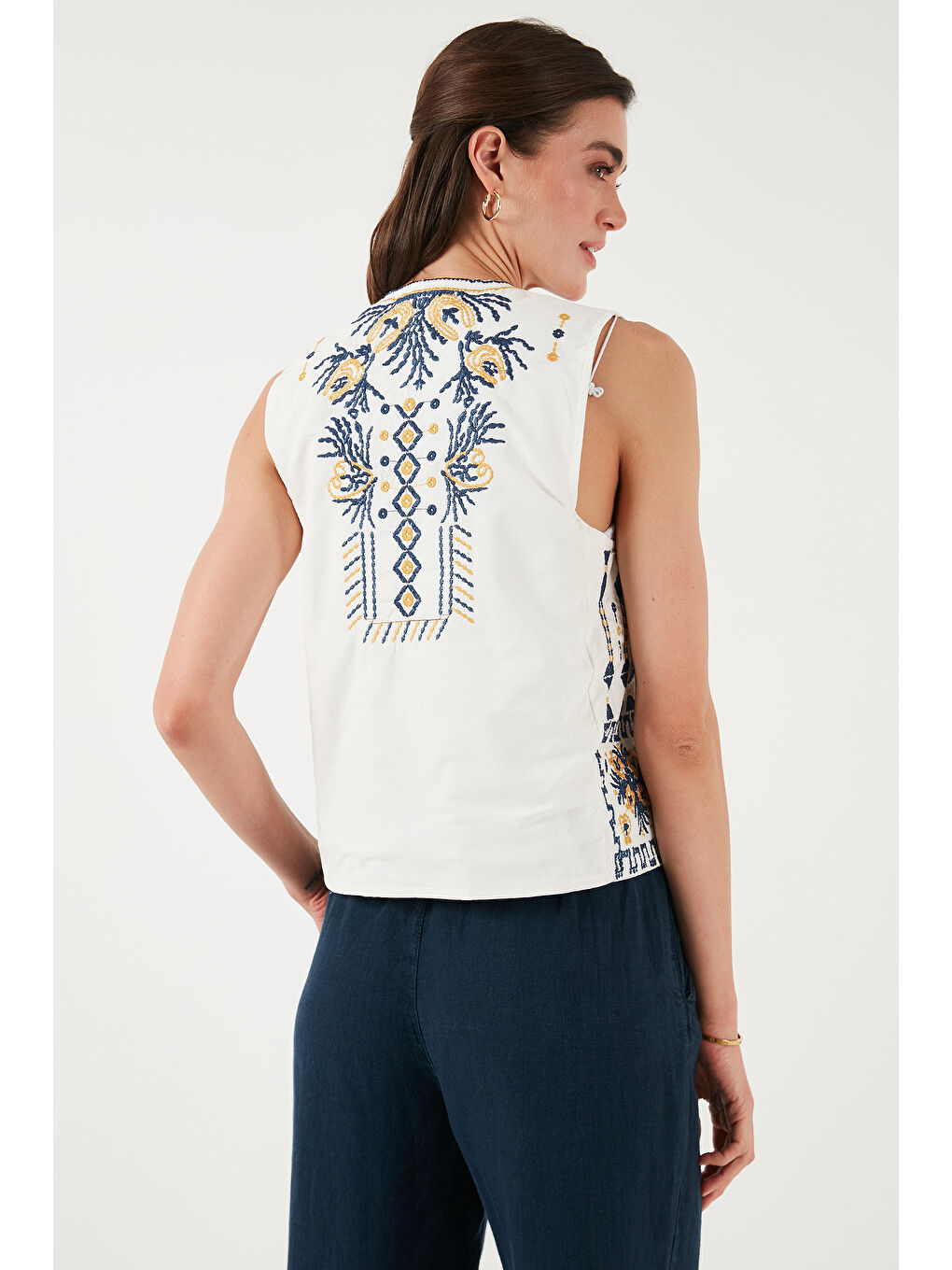 Ekru Pamuklu Regular Fit Çiçekli Nakış İşlemeli Yelek 676293-6