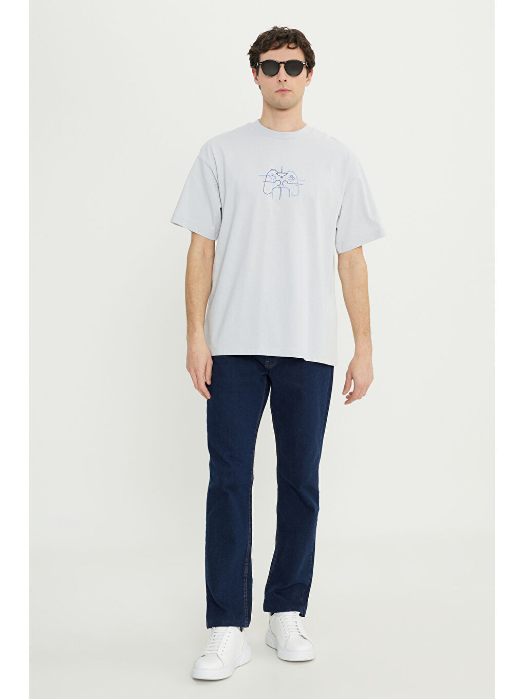 Erkek Gri %100 Pamuk Oversize Fit Rahat Kesim Bisiklet Yaka Baskılı Tişört-1