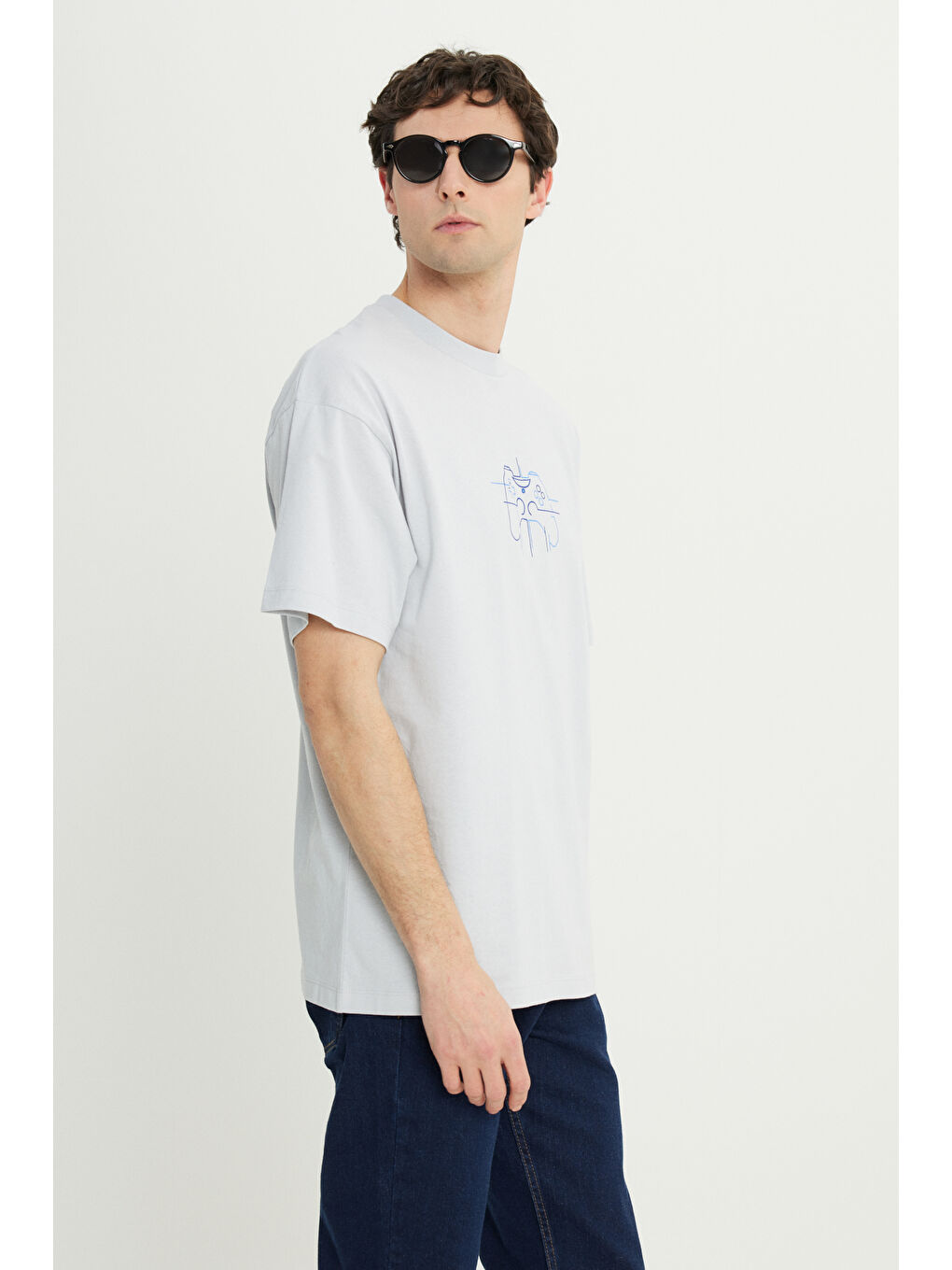 Erkek Gri %100 Pamuk Oversize Fit Rahat Kesim Bisiklet Yaka Baskılı Tişört-2