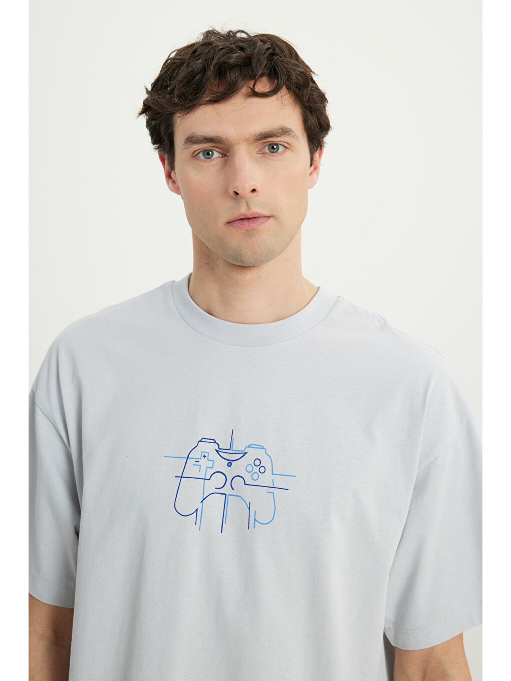 Erkek Gri %100 Pamuk Oversize Fit Rahat Kesim Bisiklet Yaka Baskılı Tişört-3