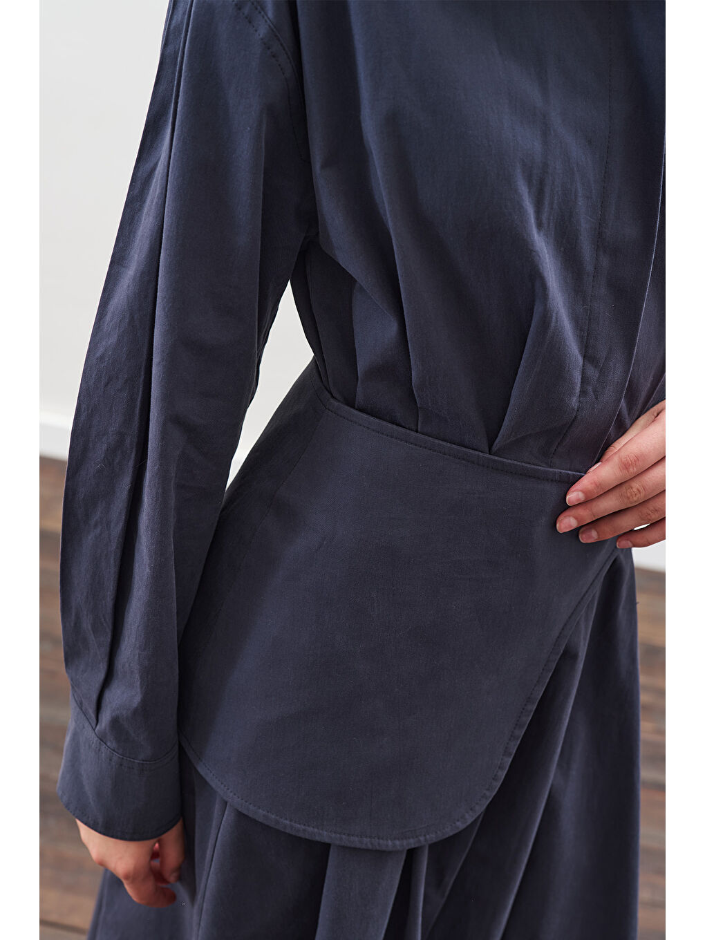 Kemer Detaylı Pileli Elbise Lacivert-3