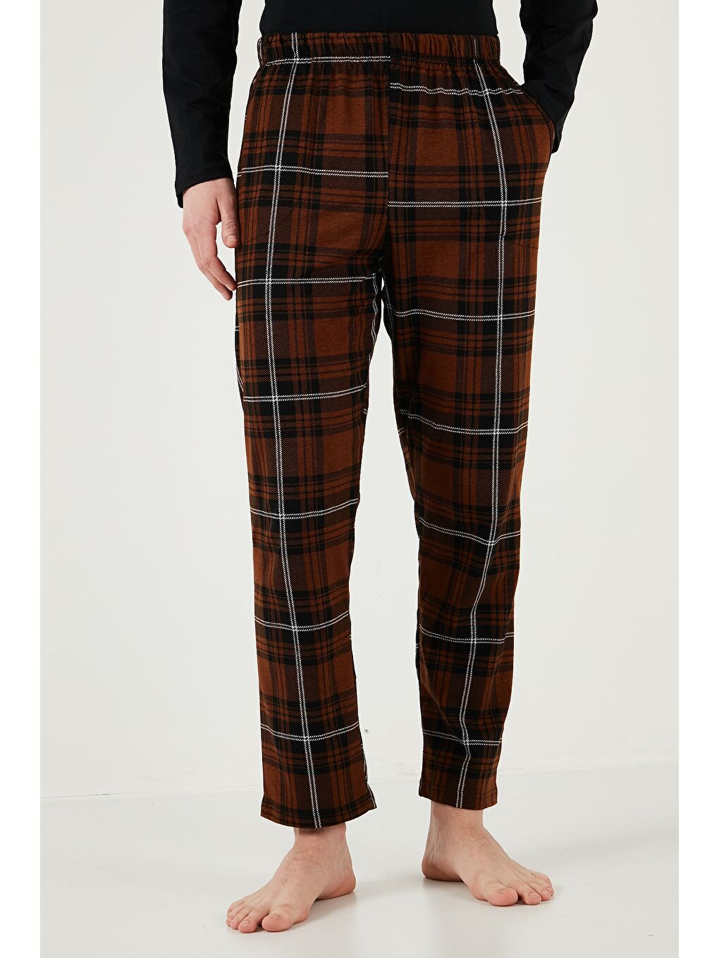 Siyah Ekoseli Cepli Beli Lastikli % 100 Pamuk Regular Fit Erkek Pijama Takımı 6572001-4