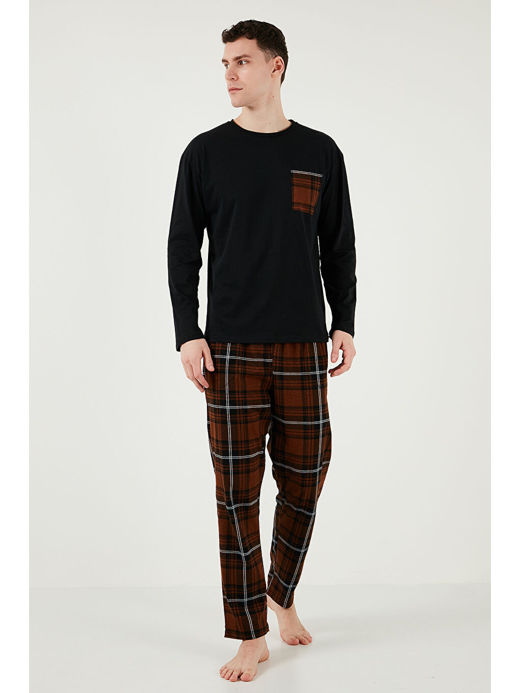 Siyah Ekoseli Cepli Beli Lastikli % 100 Pamuk Regular Fit Erkek Pijama Takımı 6572001-5