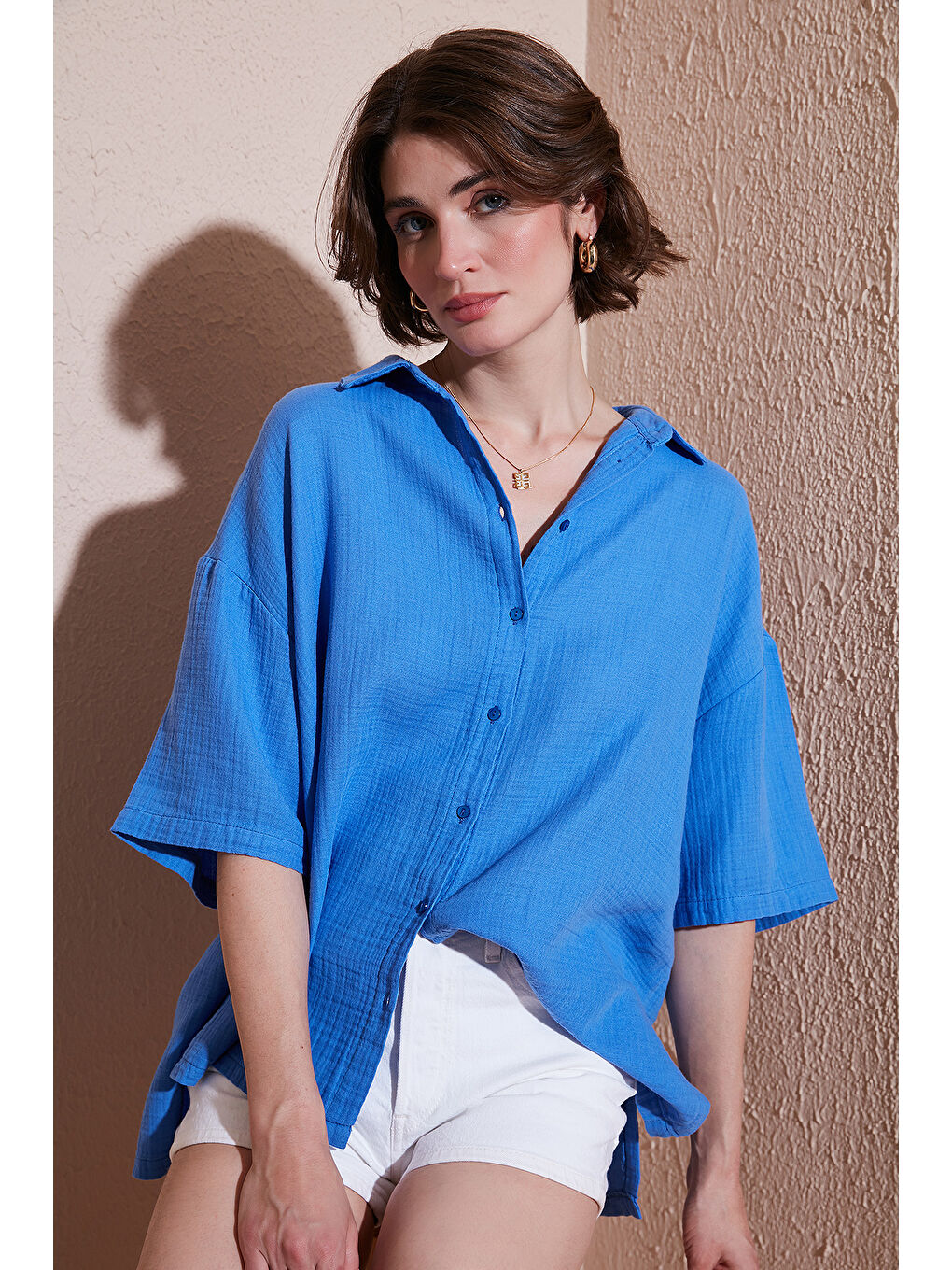 Mavi Pamuklu Regular Fit Yırtmaçlı Kısa Kollu Gömlek Cf25S166965-1