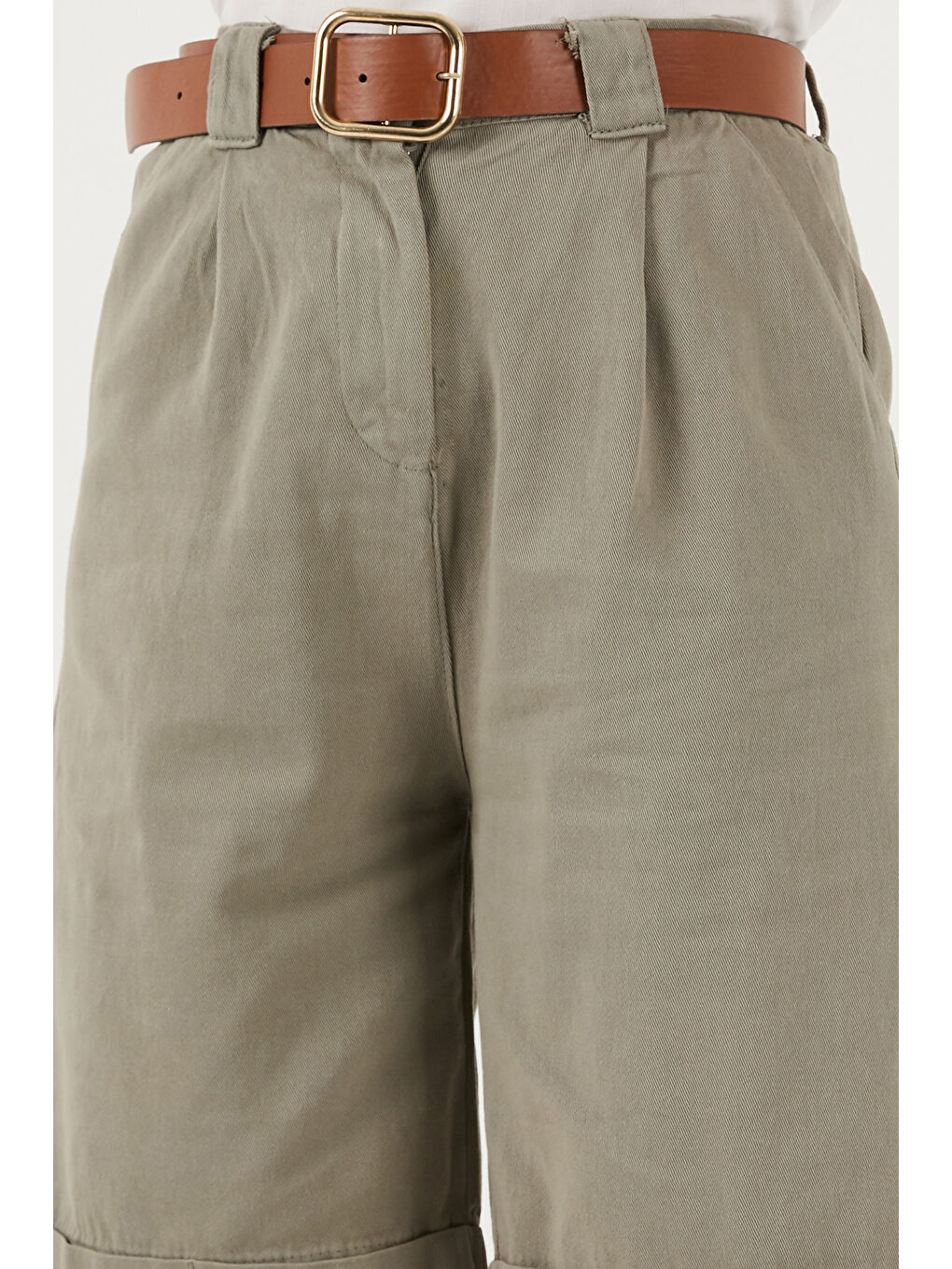 Haki Pamuklu Relaxed Fit Yüksel Bel Kemerli Gabardin Short 668Yp4710-3