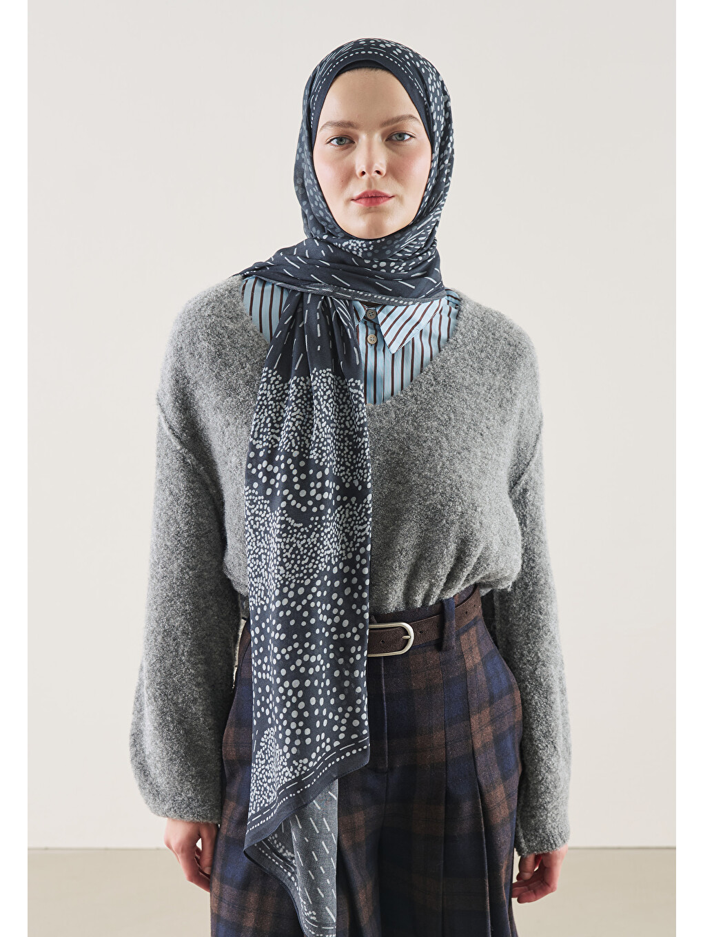 Dot Elegance Desen Rami Şal Lacivert-1