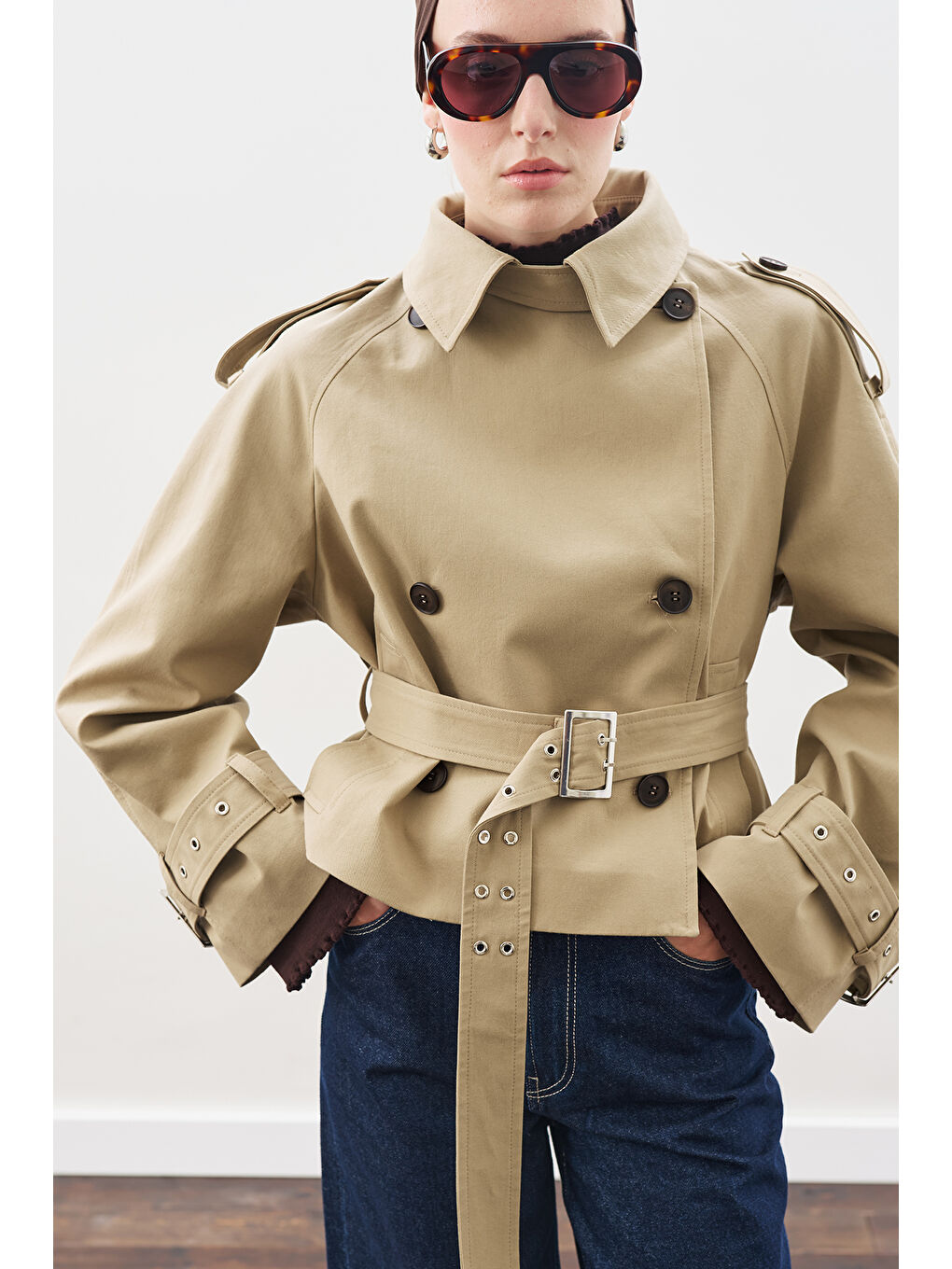 Bej Kemerli Kısa Trençkot Kum-3