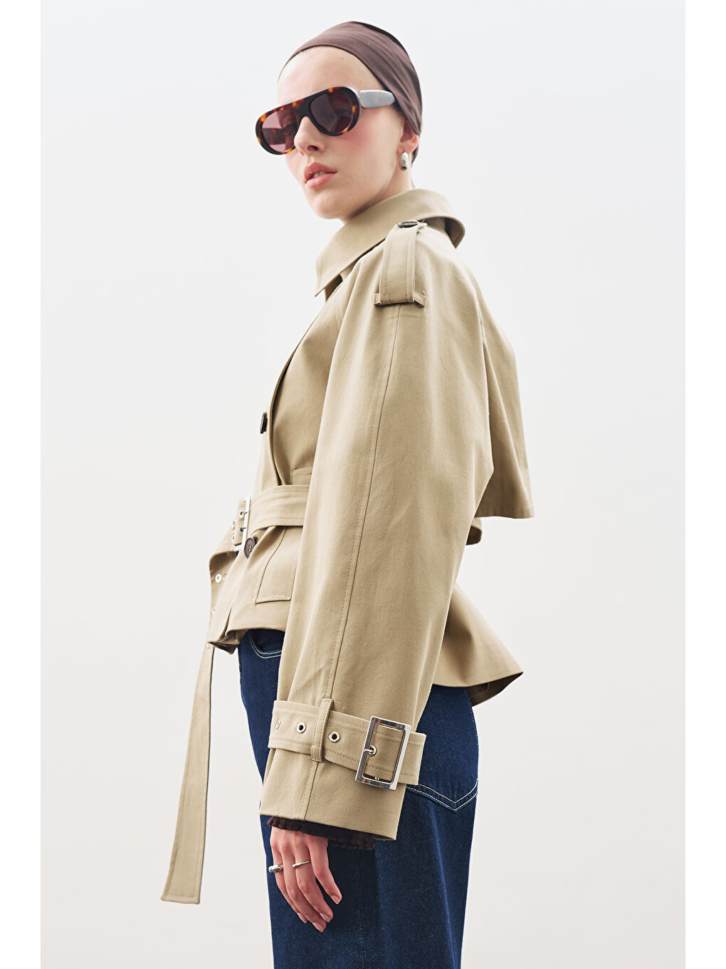 Bej Kemerli Kısa Trençkot Kum-4