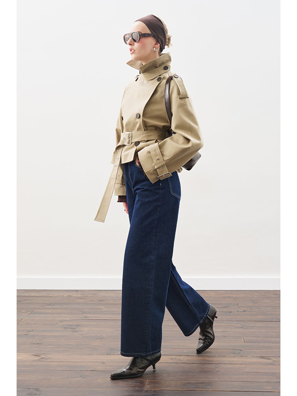 Bej Kemerli Kısa Trençkot Kum-5