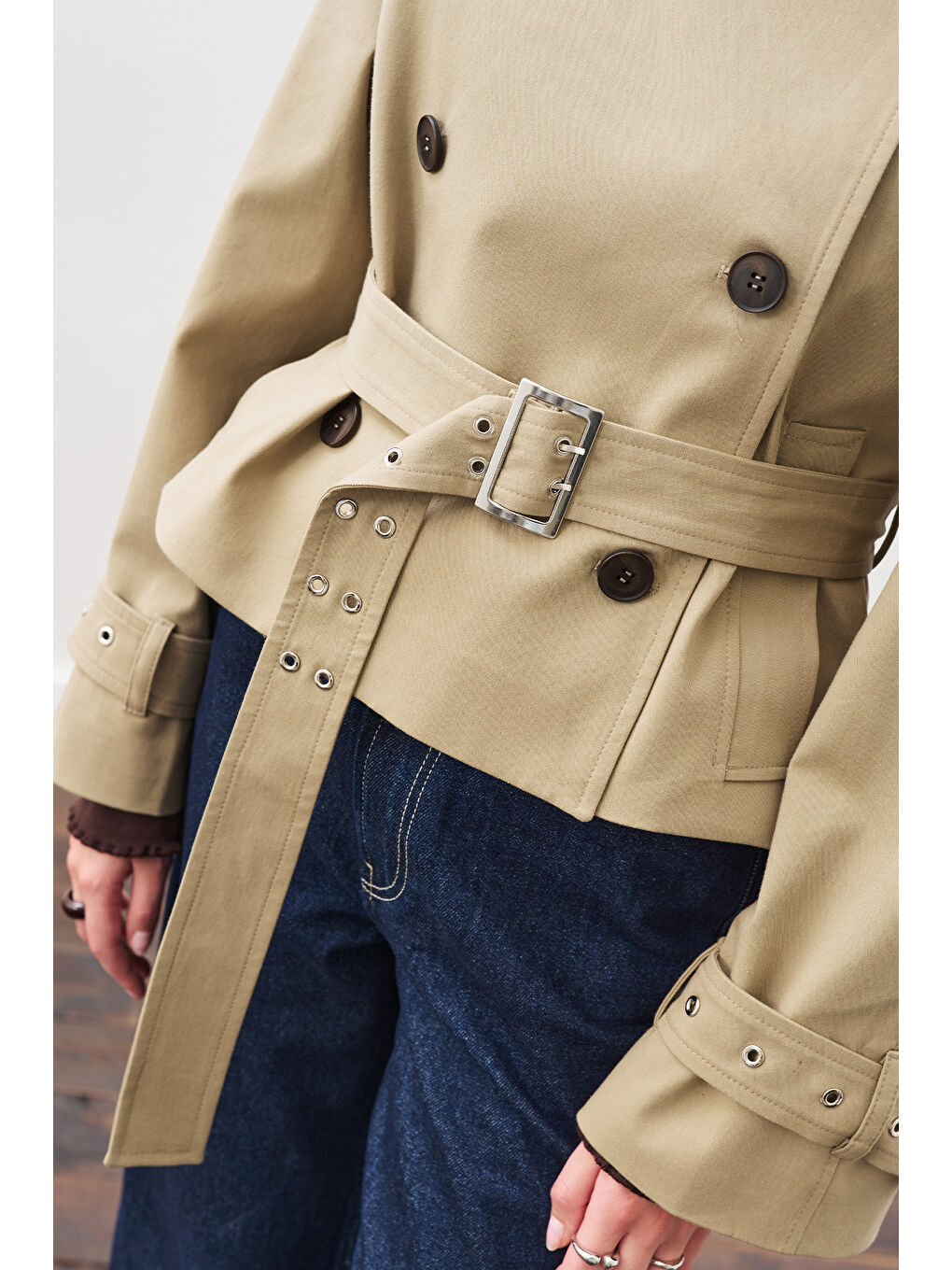 Bej Kemerli Kısa Trençkot Kum-6