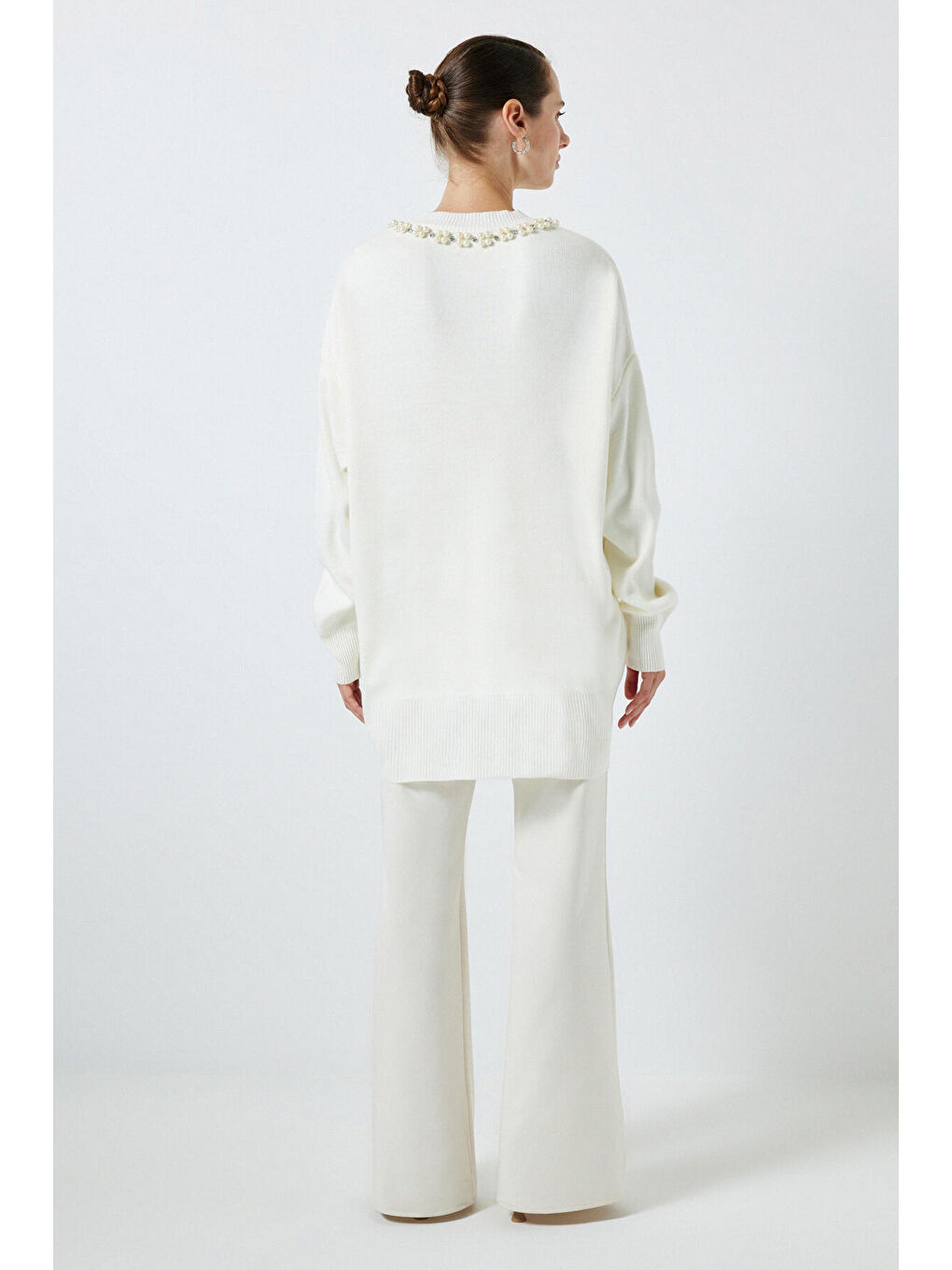 Ekru Yakası İncili Kazak-1