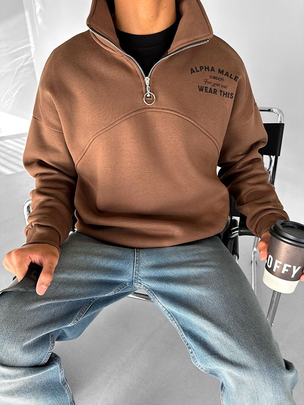 Erkek Yarım Fermuarlı Baskılı Sweatshirt Kahverengi