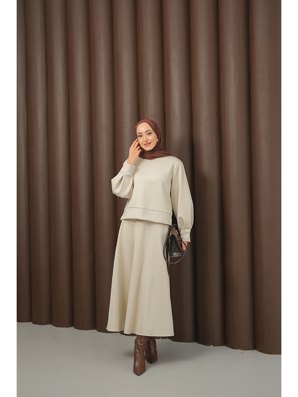 Ekru Kadın Bisiklet Yaka Scuba Takım Krem-2