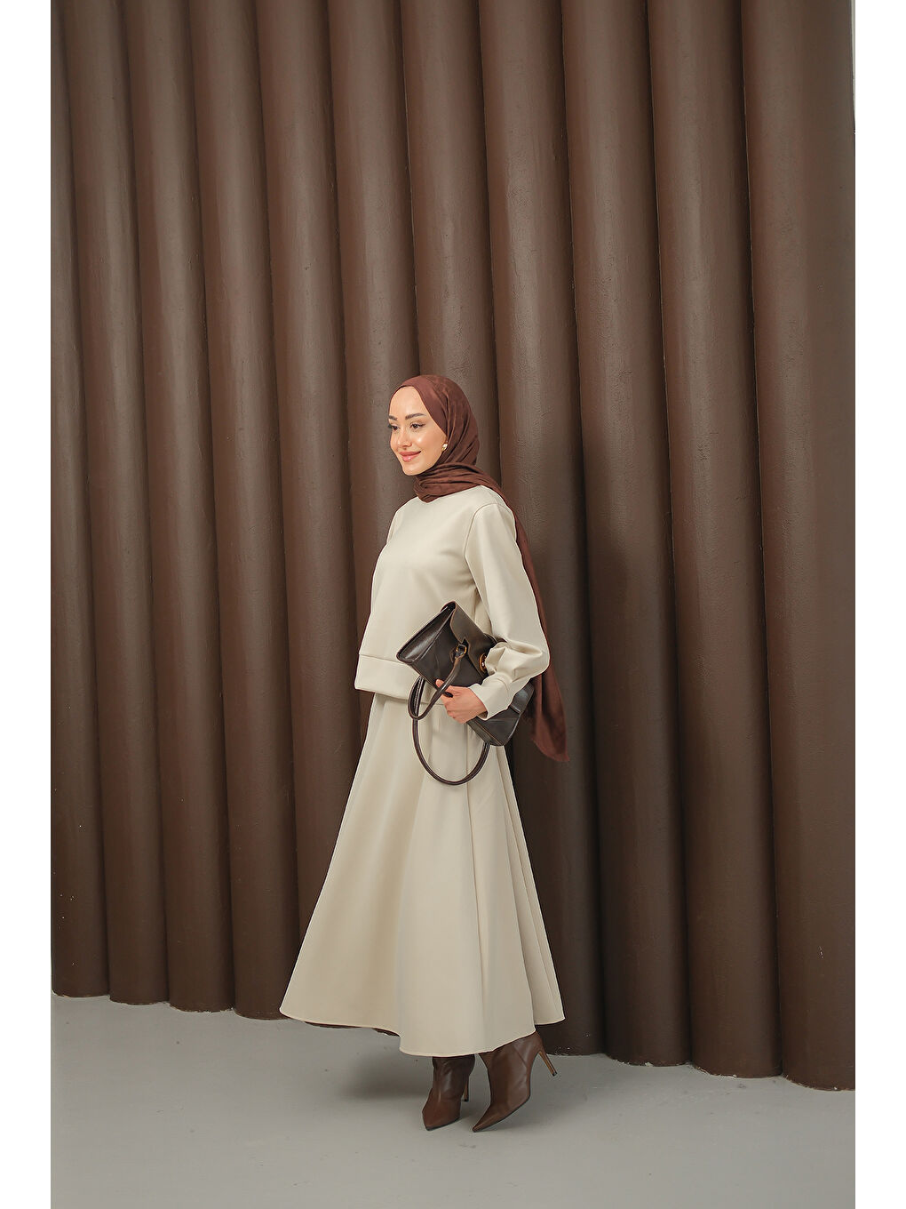 Ekru Kadın Bisiklet Yaka Scuba Takım Krem-3