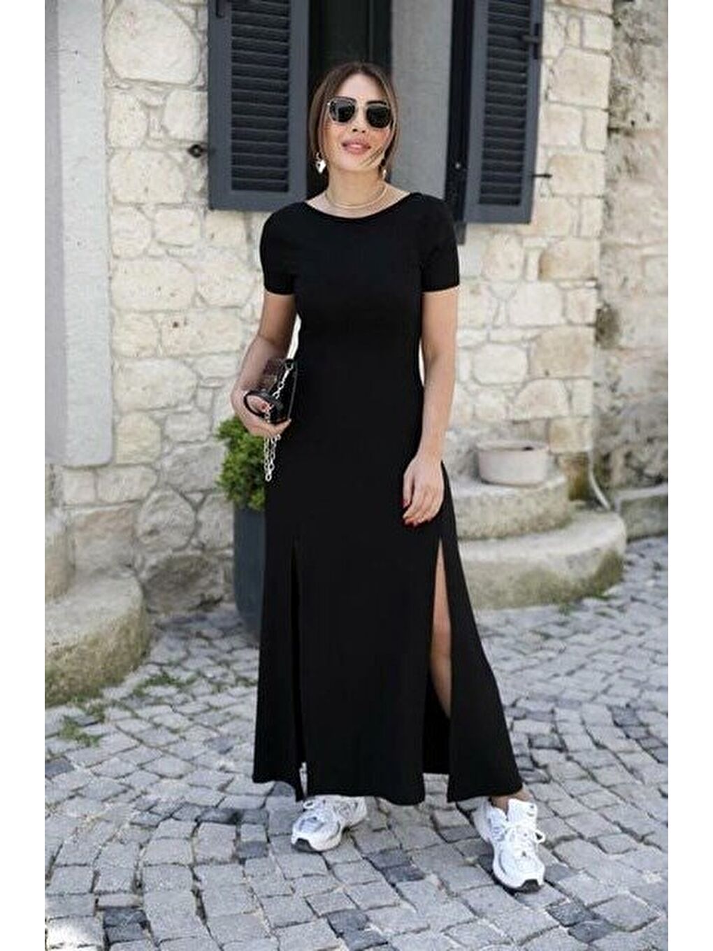 Siyah Kadın Kısa Kollu Sırt Dekolteli Yırtmaç Detaylı Viskon Elbise-2