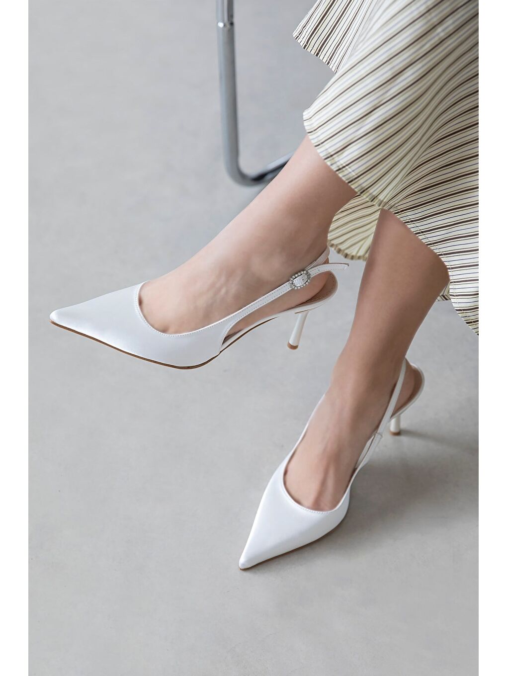 Ekru Elsa Kadın Topuklu Saten Ayakkabı Sedef