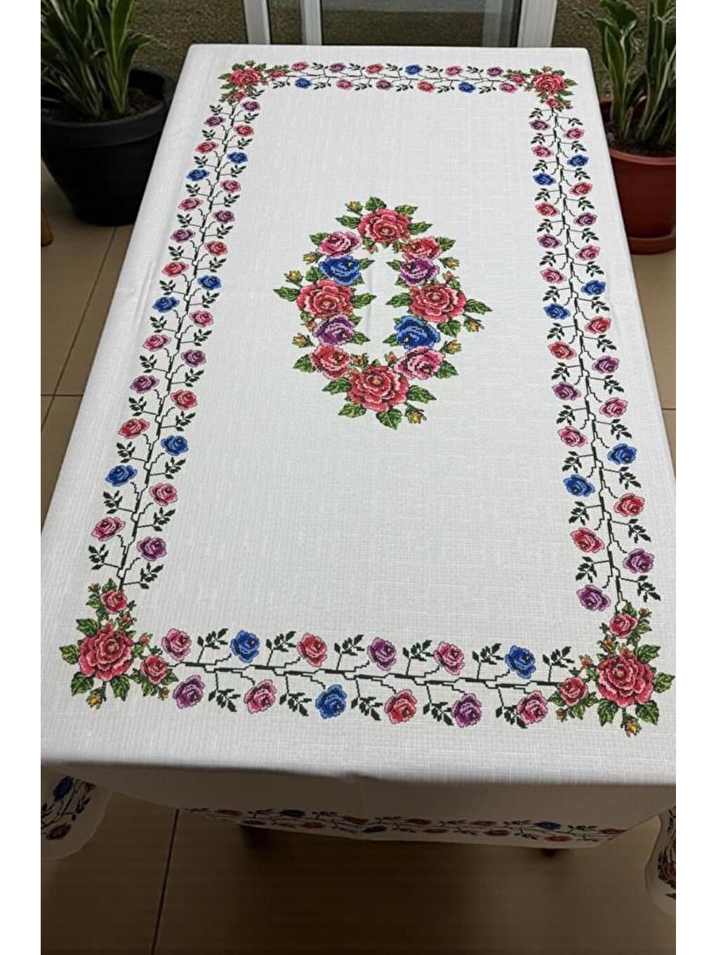 Karışık Rengül Dertsiz Masa Örtüsü 150x200 Cm-1