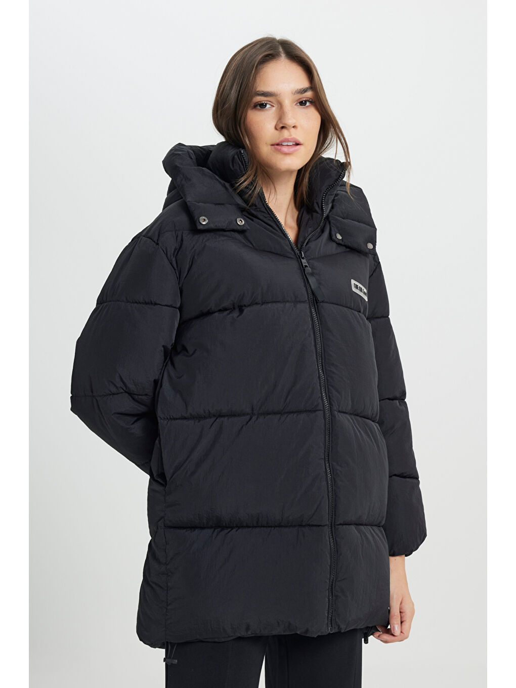 Loose Fit Rahat Kesim Kapüşonlu Uzun Siyah Şişme Mont-1