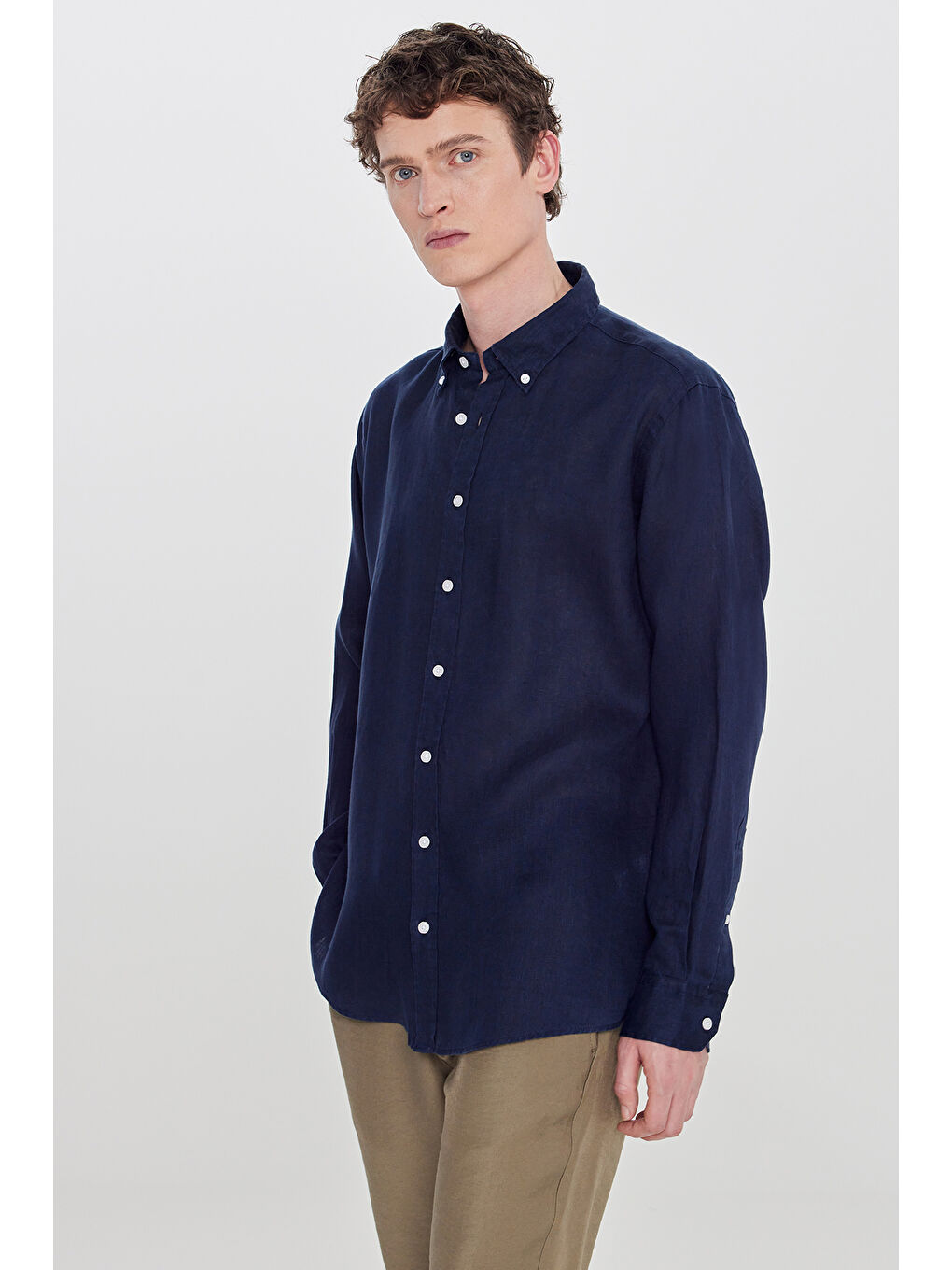 Erkek Lacivert %100 Keten Comfort Fit Rahat Kesim Düğmeli Yaka Gömlek-2