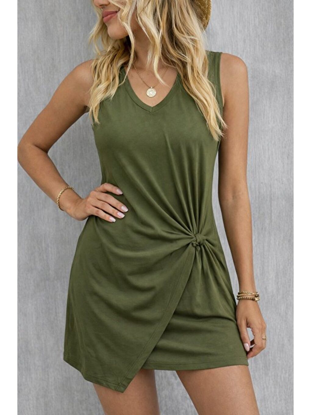 Haki Kadın Askılı V Yakalı Yandan Asimetrik Detaylı Kısa Viskon Elbise-1