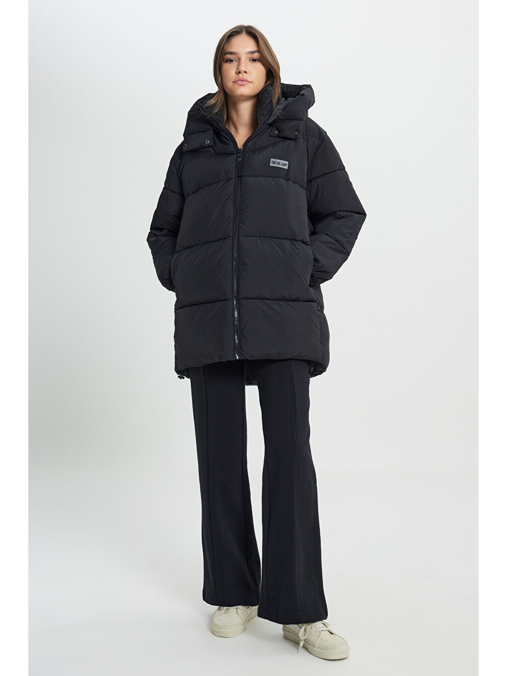 Loose Fit Rahat Kesim Kapüşonlu Uzun Siyah Şişme Mont-4