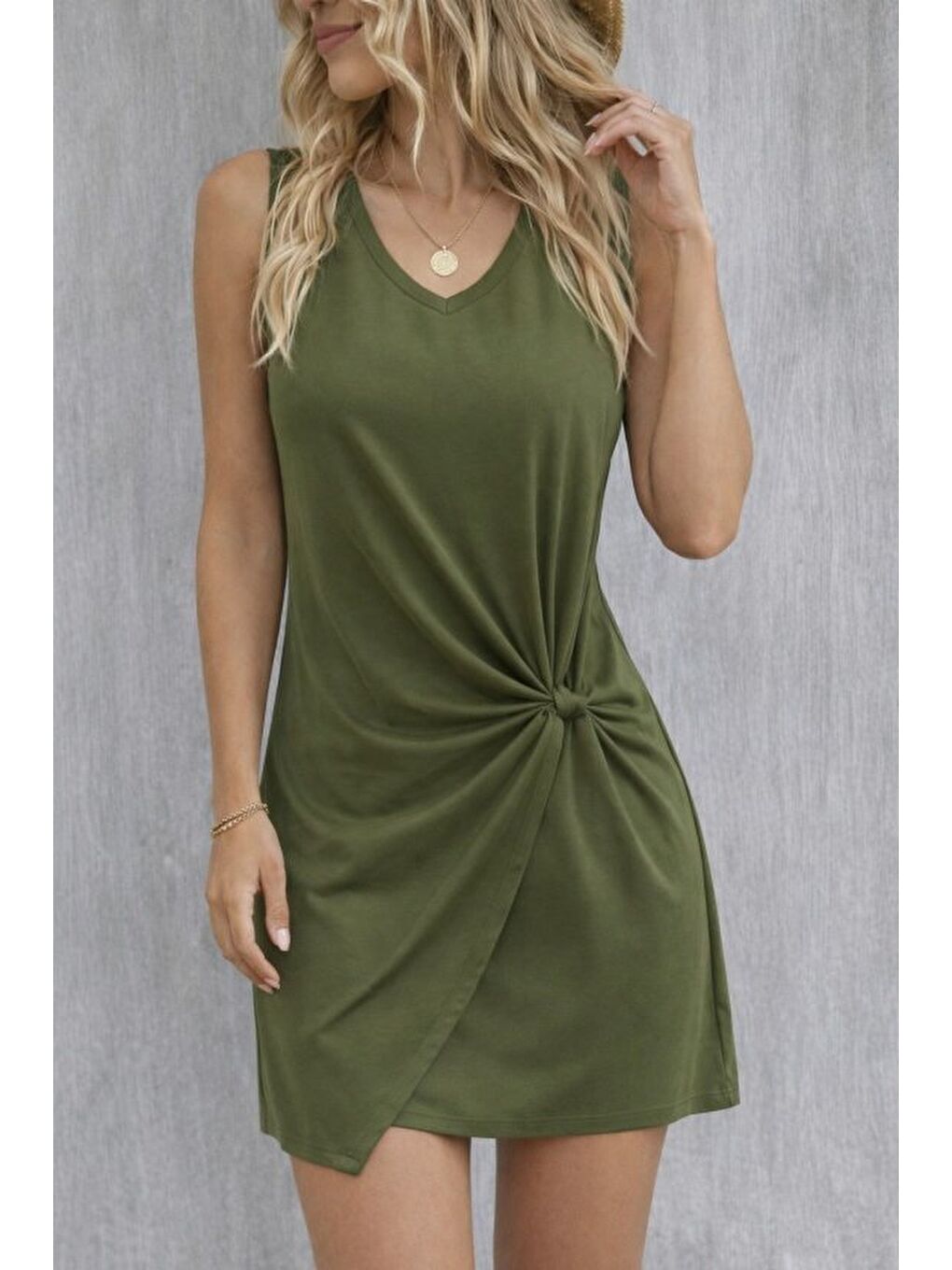 Haki Kadın Askılı V Yakalı Yandan Asimetrik Detaylı Kısa Viskon Elbise-2