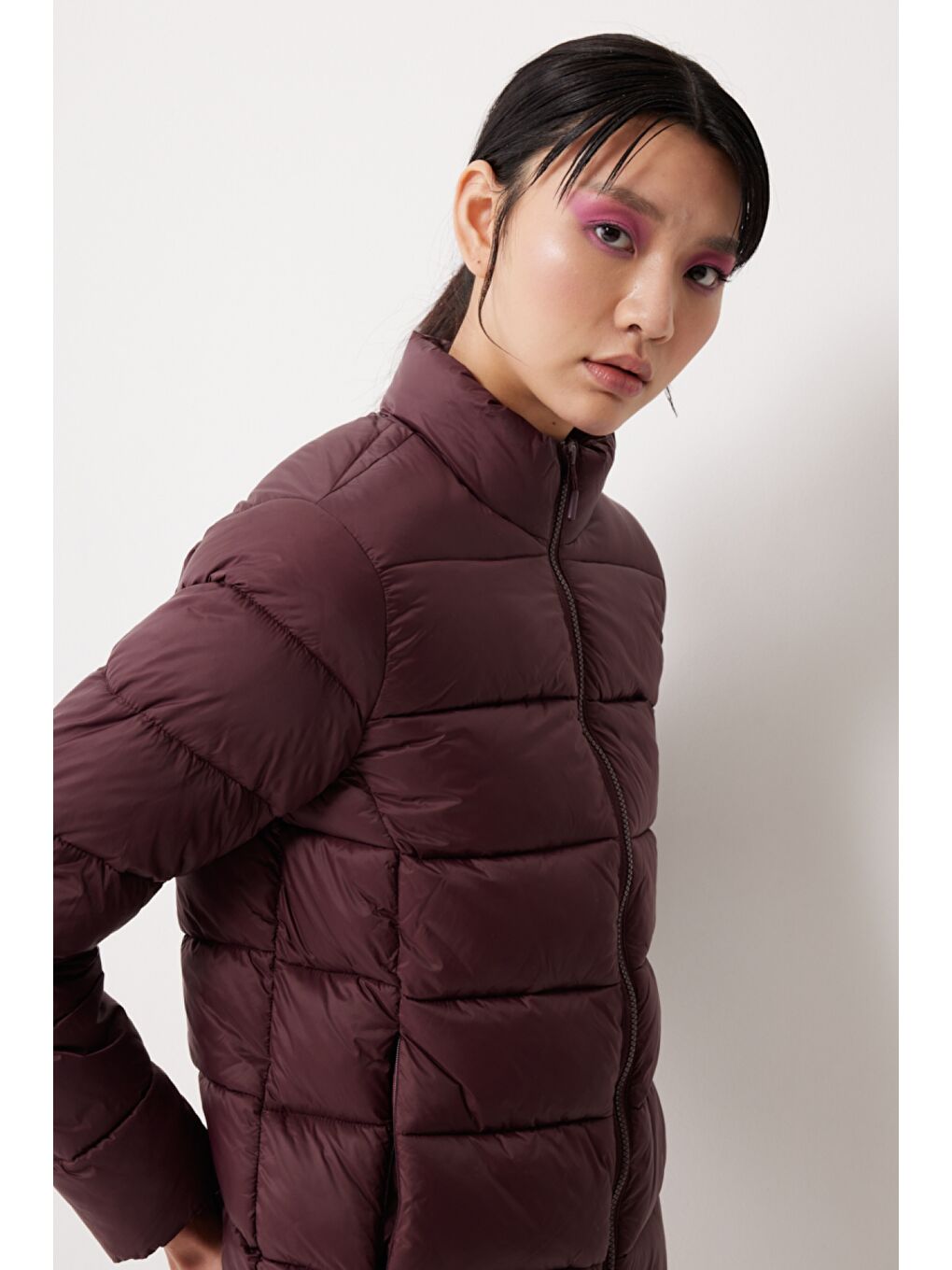 Regular Fit Normal Kesim Dik Yaka Mor Şişme Mont-1