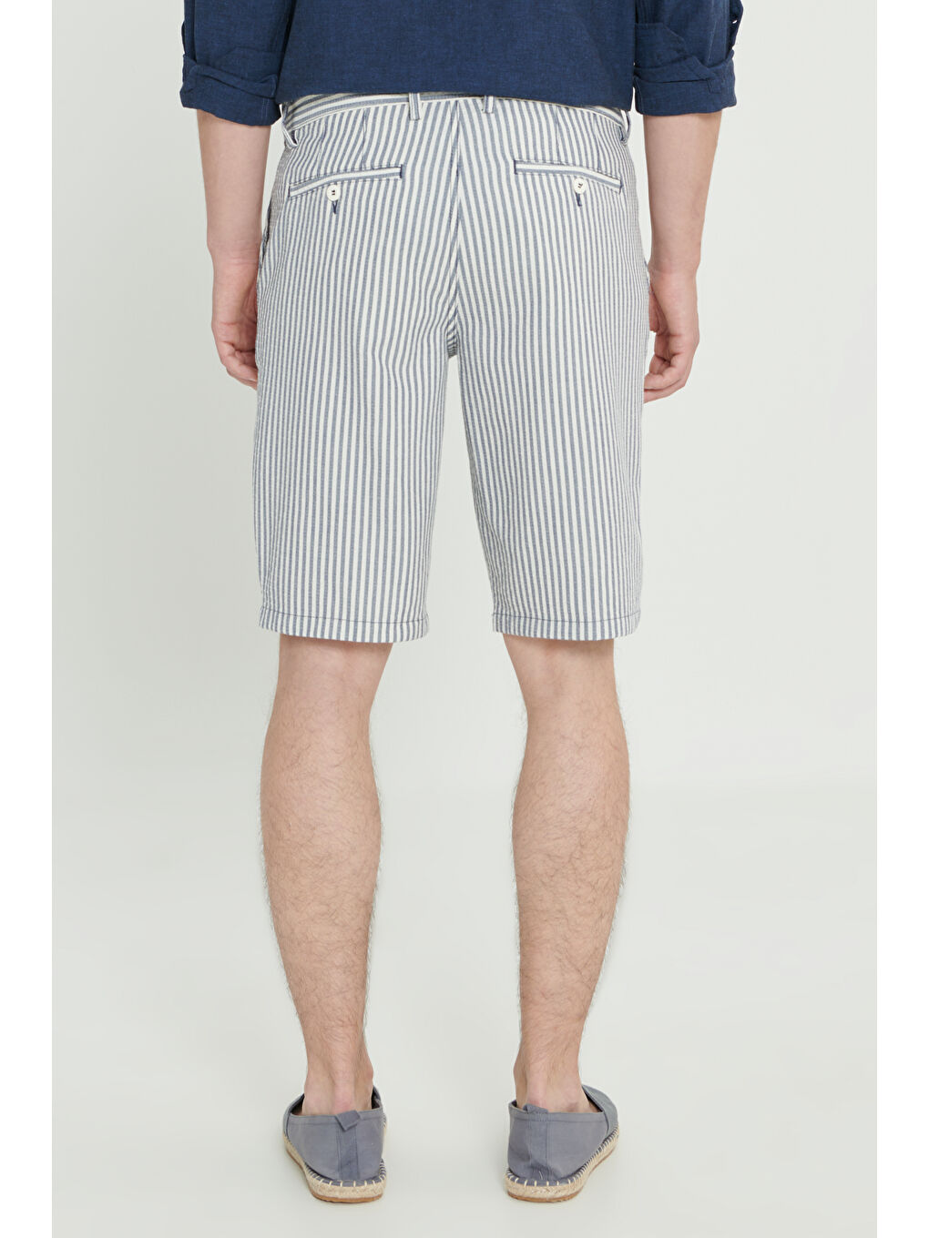 Erkek Lacivert-Ekru Comfort Fit Rahat Kesim %100 Pamuk Çizgili Yan Cep Şort-4