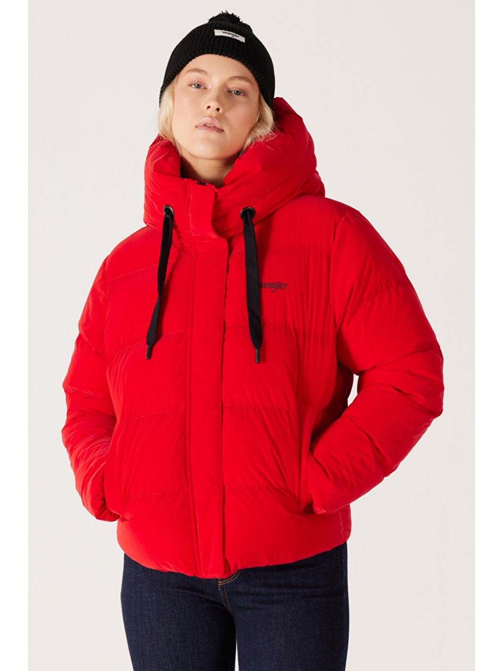 Loose Fit Rahat Kesim Dik Yaka Kapüşonlu Kırmızı Şişme Mont