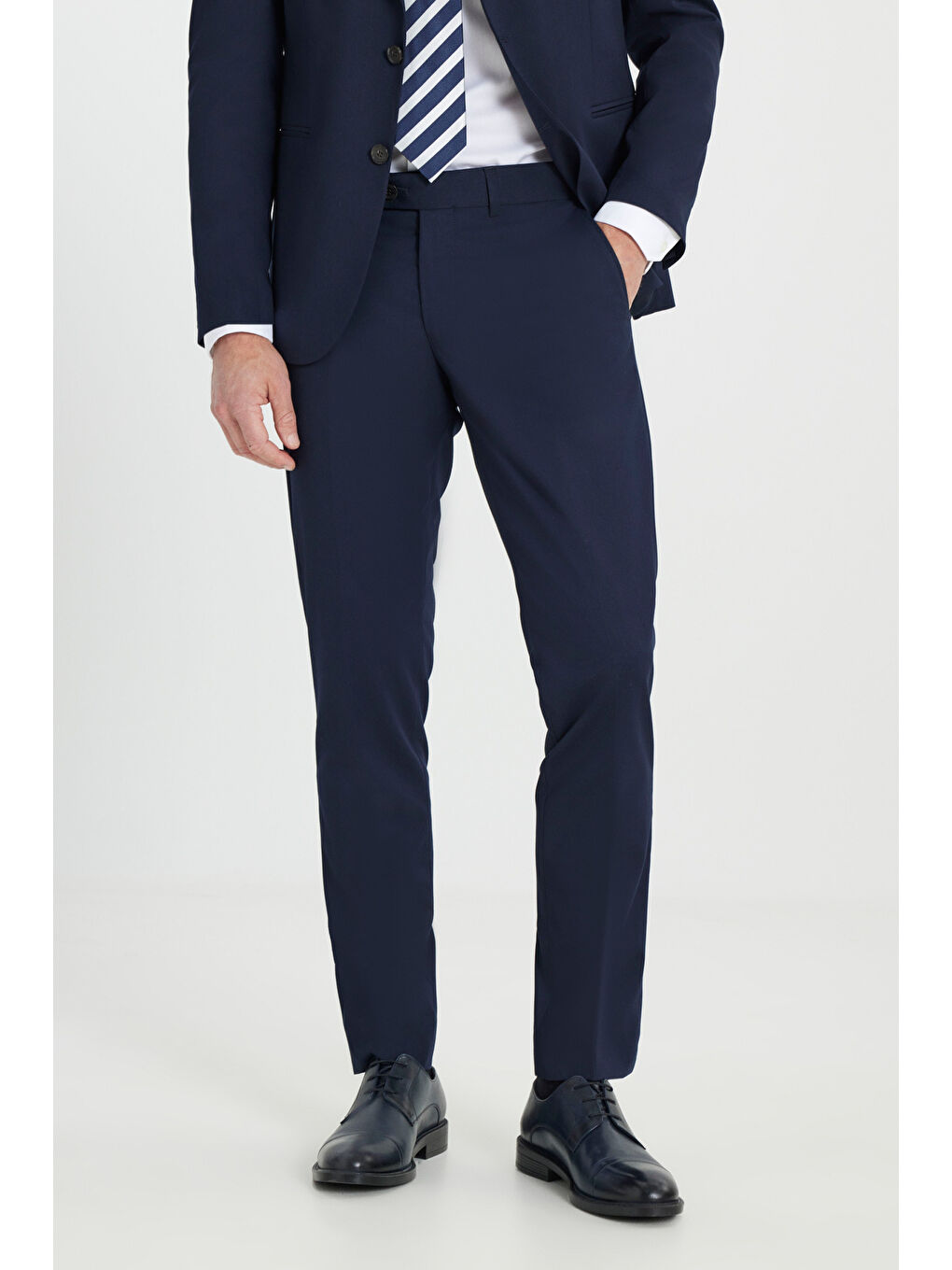 Erkek Lacivert Ekstra Slim Fit Dar Kesim Kırlangıç Yaka Takım Elbise-4