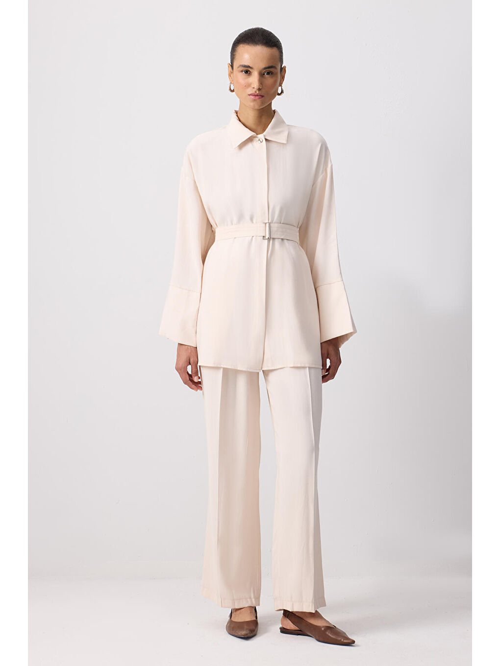 Bej Kuşaklı Gömlek Yaka Pantolon Takım-2